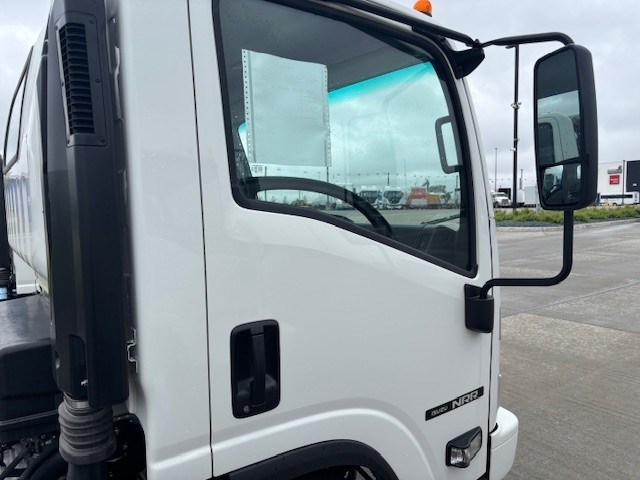 2025 Isuzu NRR Cab and Chassis - image 9